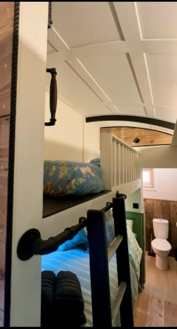 Hotel The Holly Hut Burton  Esterno foto