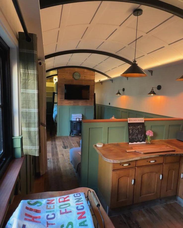 Hotel The Holly Hut Burton  Esterno foto